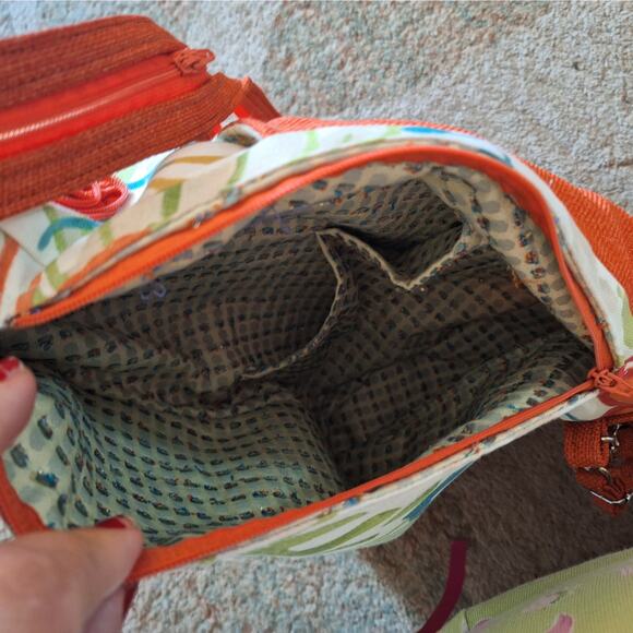 Joanna Stanek Tropical Floral Mutli-Pocket Convertible Sling Backpack Bag - Picture 6 of 9